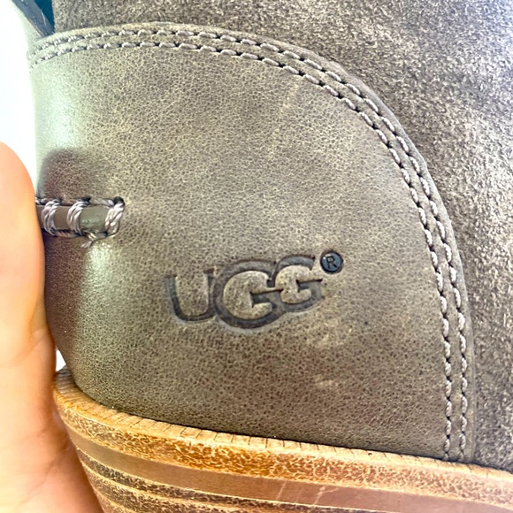 Stylish UGG Jaxon boots, block heel, size 7 - Picture 7 of 10